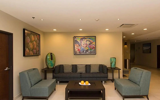 Holiday Inn Express Guadalajara Aeropuerto by IHG