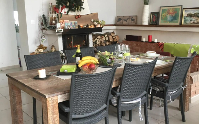 Bulhotel house with garden