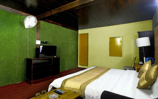 Hotel Kausani Retreat