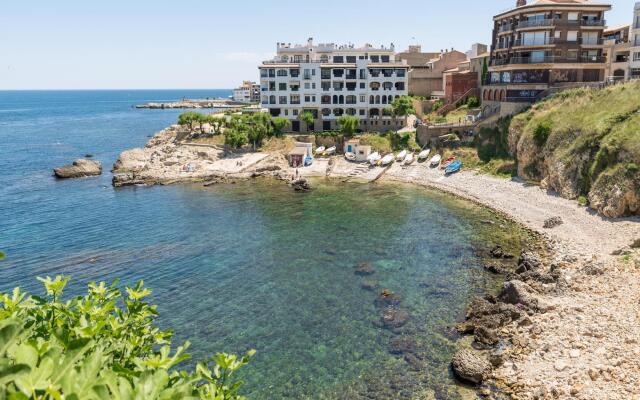 Lucia in L'Escala with 1 bedrooms and 1 bathrooms