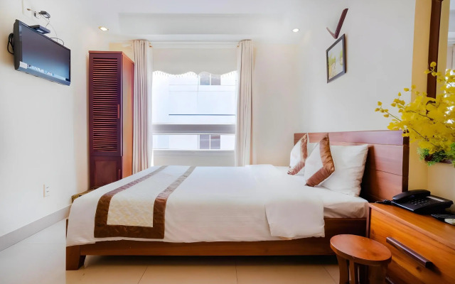 Paradise Hotel