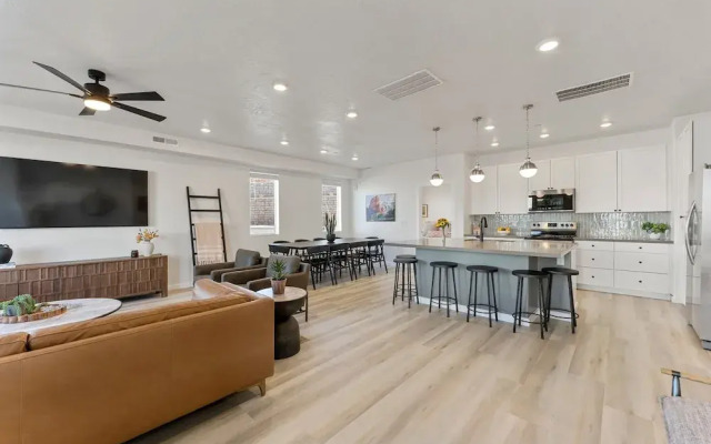Sand Cove Retreat 5 Bedroom Townhouse