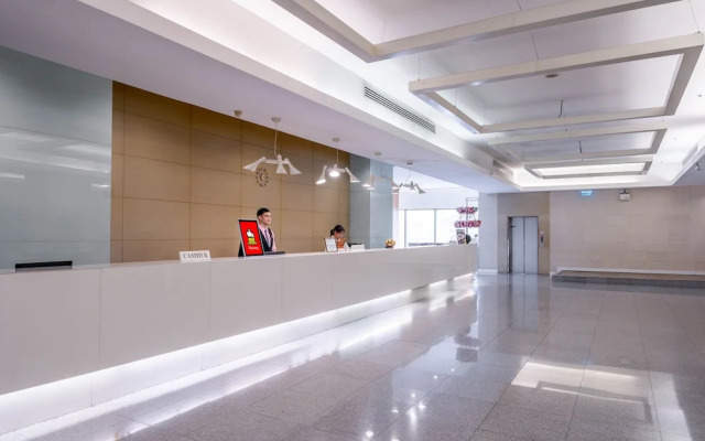 Baiyoke Suite Hostel
