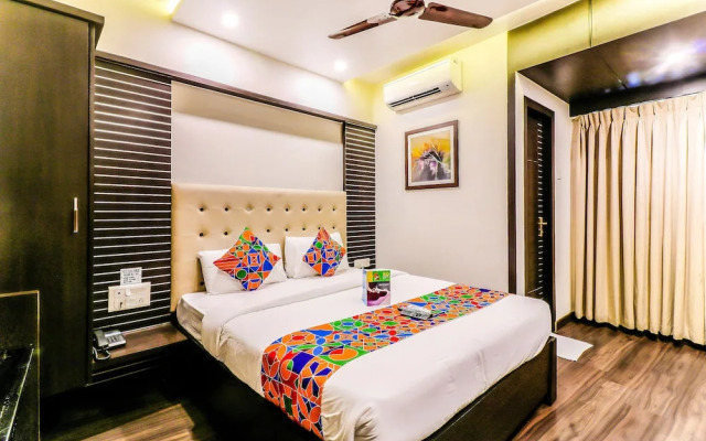 OYO 13105 Hotel Blue Diamond