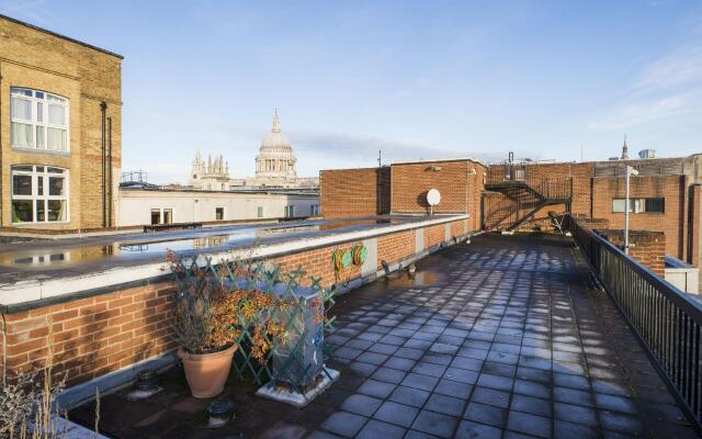 Sublime 1 bed flat with Thames view