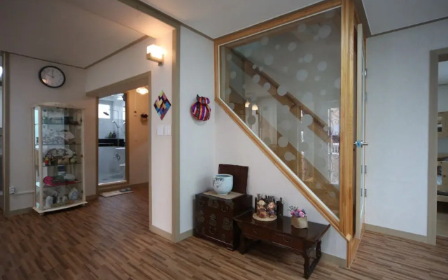 Haeng Gung Chae Guesthouse