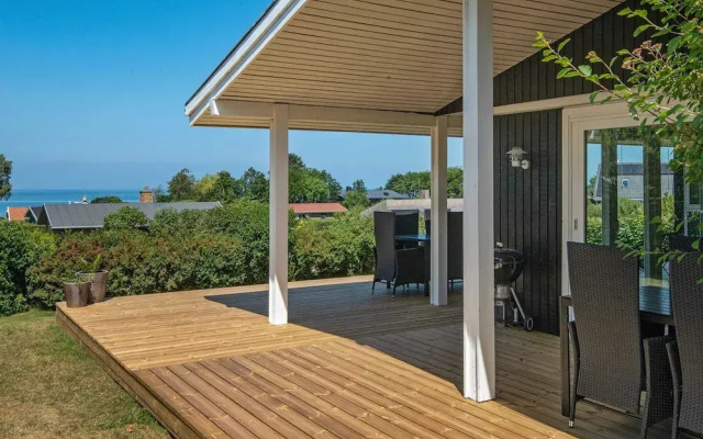 6 Person Holiday Home in Allingabro-by Traum