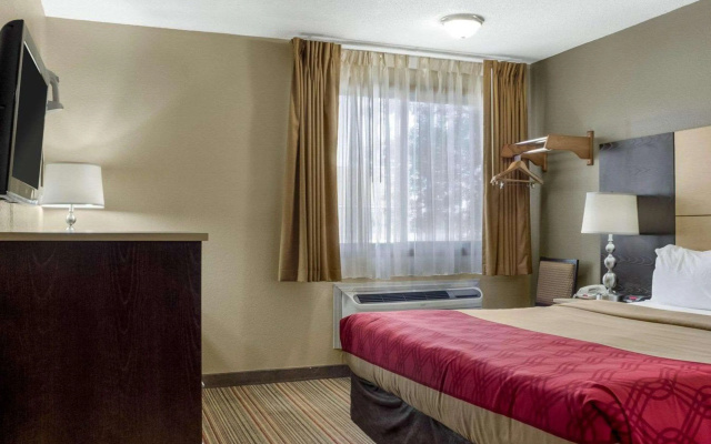 Econo Lodge Grand Forks near University