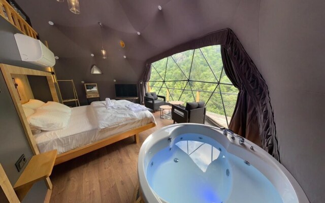 Kale Dome Orman Evleri