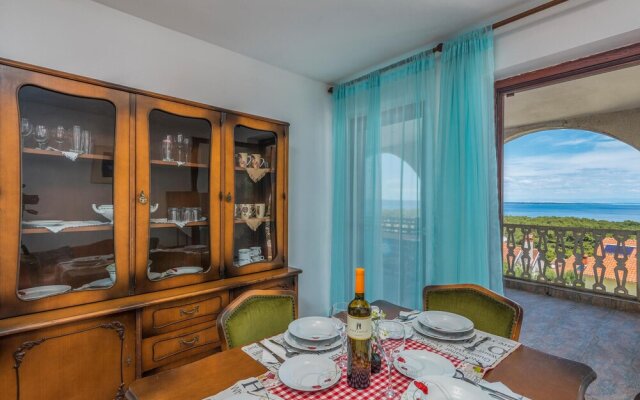 Stunning apartment in Mali Losinj w/ WiFi and 2 Bedrooms