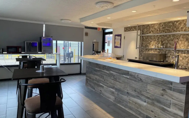 Hotel 10 Extended Stay