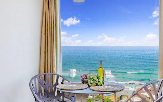 Gangneung Four Season Hotel and Pension