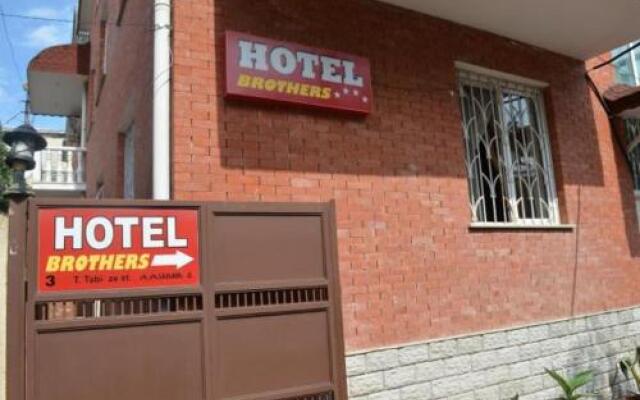 Hotel Brothers