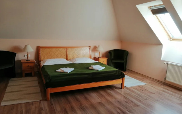 Józsi Bácsi Vendéglője és Szállodája