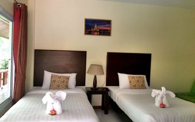 Ruen Narisra Resort