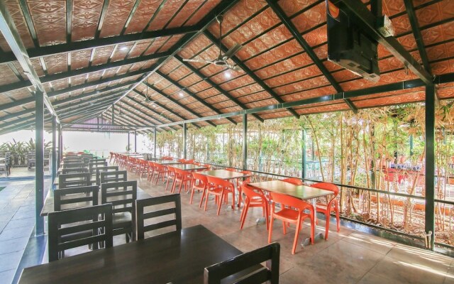 Capital O 30441 Hotel Durgada Siri