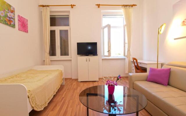 Apartment by the sea Rabac 1093