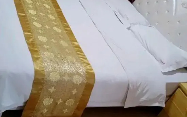 Xinzheng 1314 Theme Hotel (Henan Engineering College)