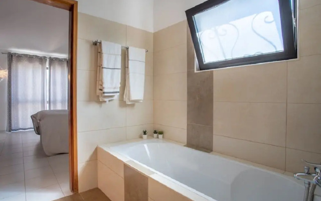 Carosim Quiet Location Close to Beach Private