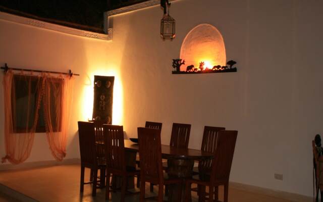 House With in Watamu With Pool Access Furnished Terrace a