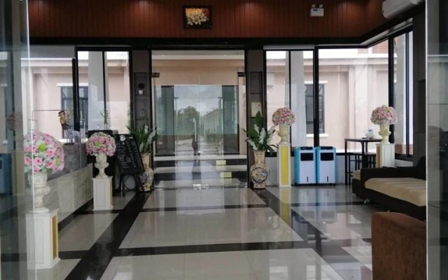 S-Tawan Hotel & Convention