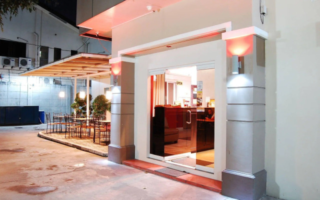 Rumi Apartelle Hotel