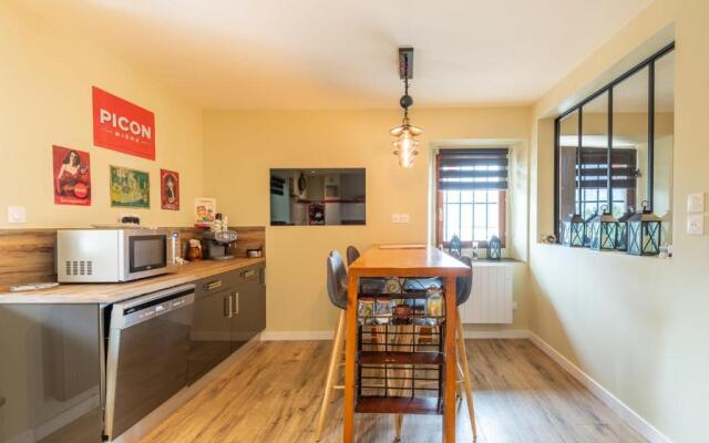 Spacious apartment with two terraces and private parking