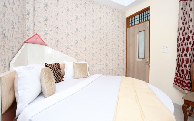 OYO 12745 Hotel Red House