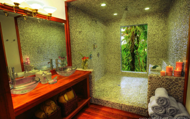 Machaca Hill Lodge