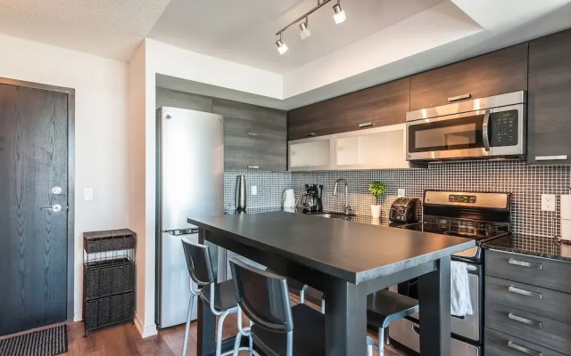 Life Suites Soho 2 Bed - 2 Bath CN Tower View