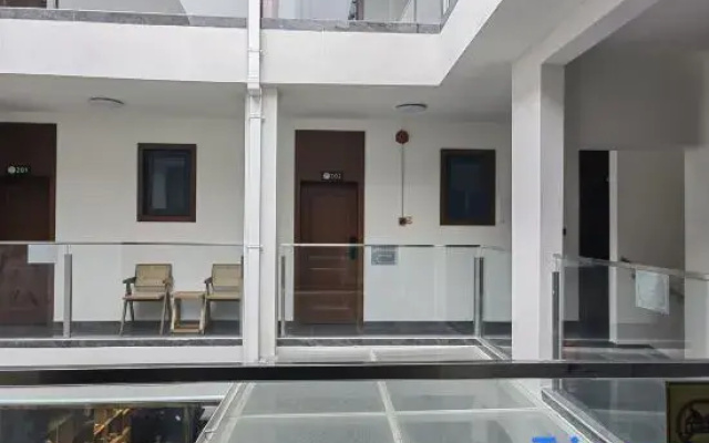 Jiezi Ancient Town Kuanhe Yard Homestay