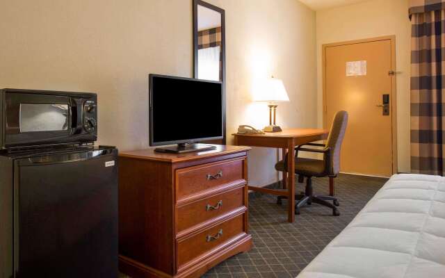 Clarion Inn & Suites