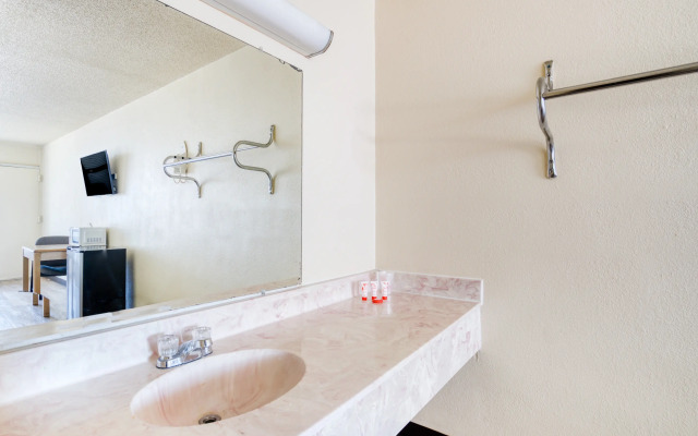 OYO Hotel Waco University Area/ I-35