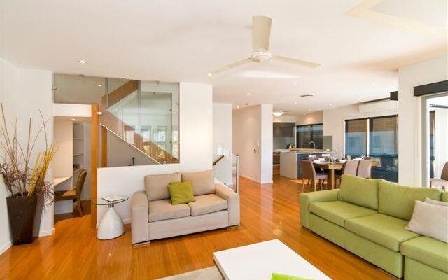 Villa Garfield Surfers Paradise