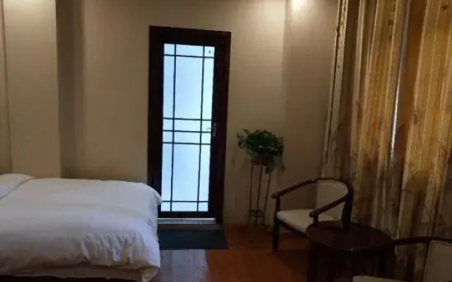 Mengcheng Jiayue Hotel