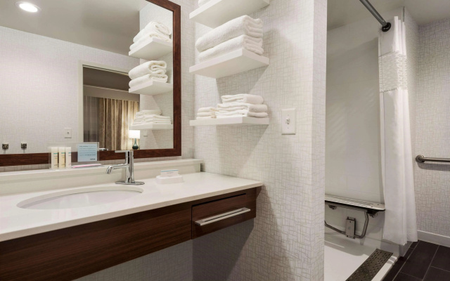 Hampton Inn Lincoln Airport