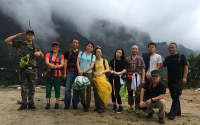 Dabie Mountain Longjinxia Homestay