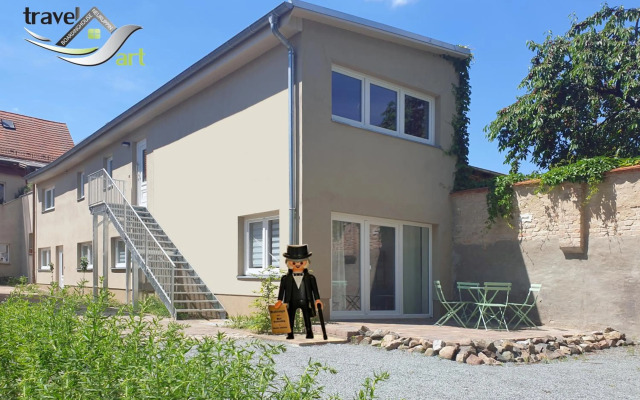 Travel Art Boardinghouse