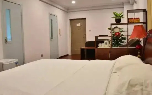 Chongqing Yuan Jian Business Hotel