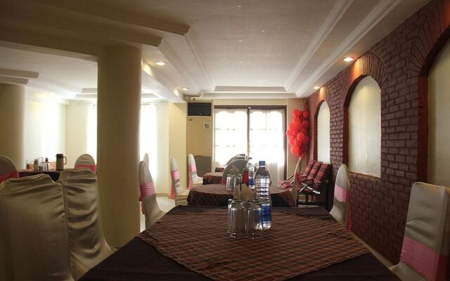OYO 1697 Hotel PM Regency