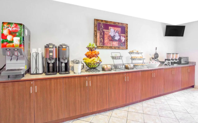 Microtel Gassaway Sutton
