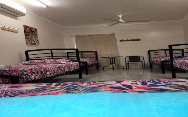 Travellers Paradise Heritage Historical Place - Hostel