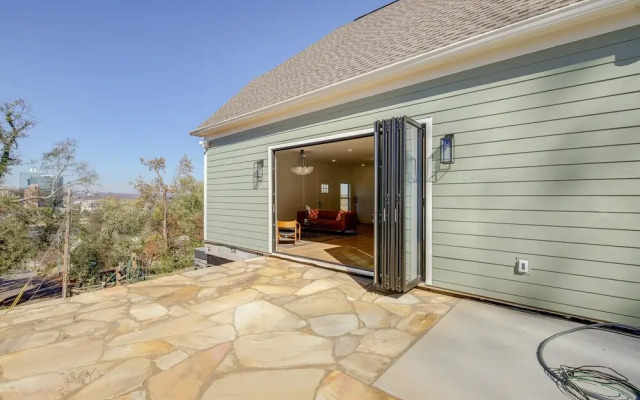 Hilltop Tennessee Retreat: Neyland Stadium Views!