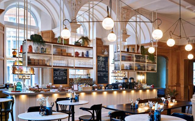 Kimpton Fitzroy London by IHG