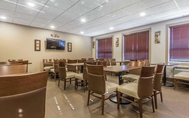 Comfort Inn & Suites Medicine Hat