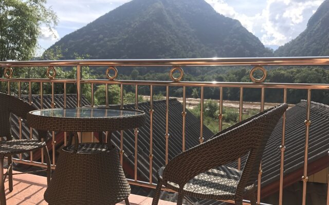 Riverview Bungalows & GH