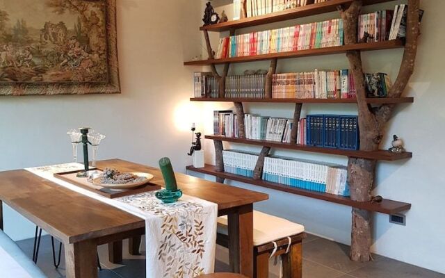 Aroundthetree Hermitage Manor