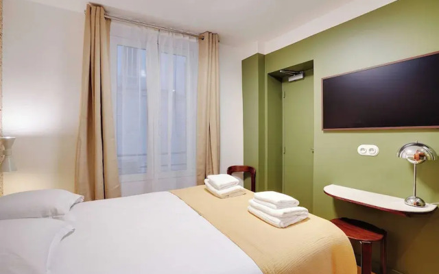 Chic Studio for 2 People - Republique