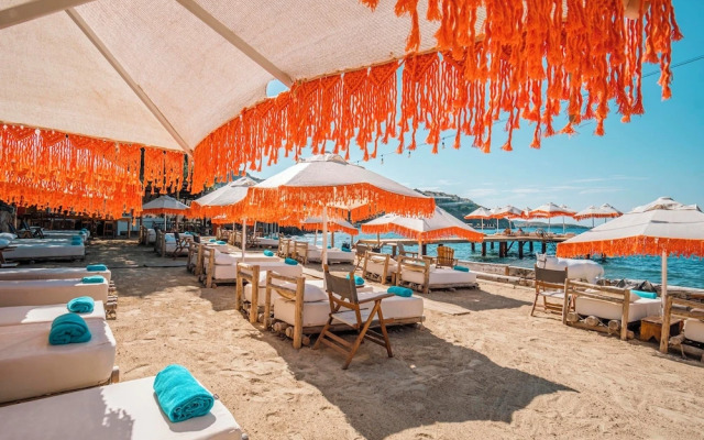 La Local Yalıkavak