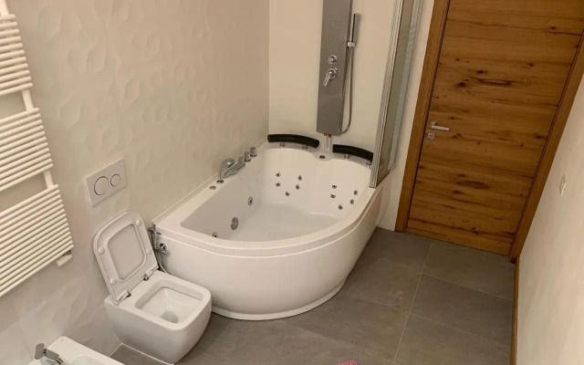 CASA MONTE DI SOPRA jacuzzi & sauna